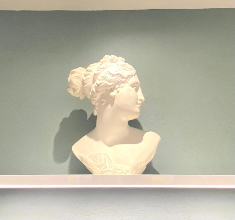 Accademia Newly Renovated Ancient Abbey Apartment Florence Luaran gambar